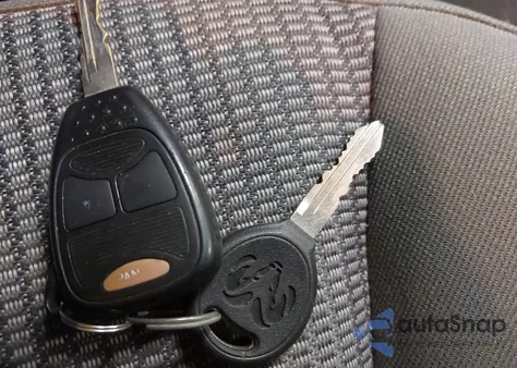 2007 Dodge Ram 1500 Slt/Trx4 Off Road/Sport from USA, damaged, VIN 1D7HU18207S173282